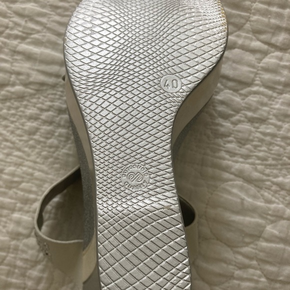 Browns wedge silver & cream sandals never worn outside made in Italy - Picture 8 of 11